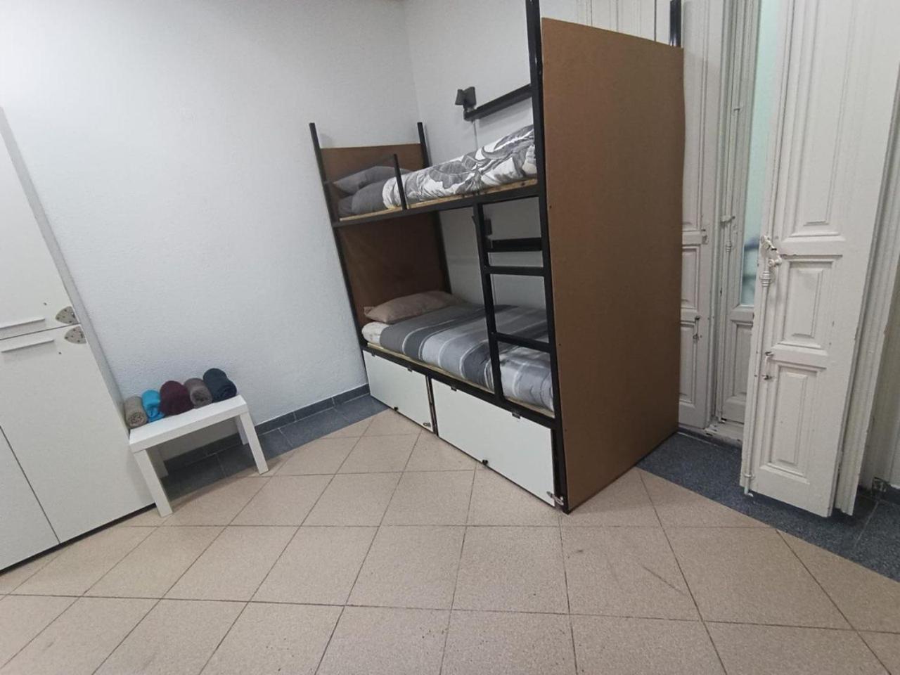 Parsa Booking Мадрид Экстерьер фото